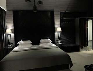Отель Hotel Fado OZONOWANY Гожув-Велькопольски Люкс с кроватью размера «king-size»-4