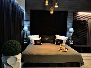 Отель Hotel Fado OZONOWANY Гожув-Велькопольски Люкс с кроватью размера «king-size»-6
